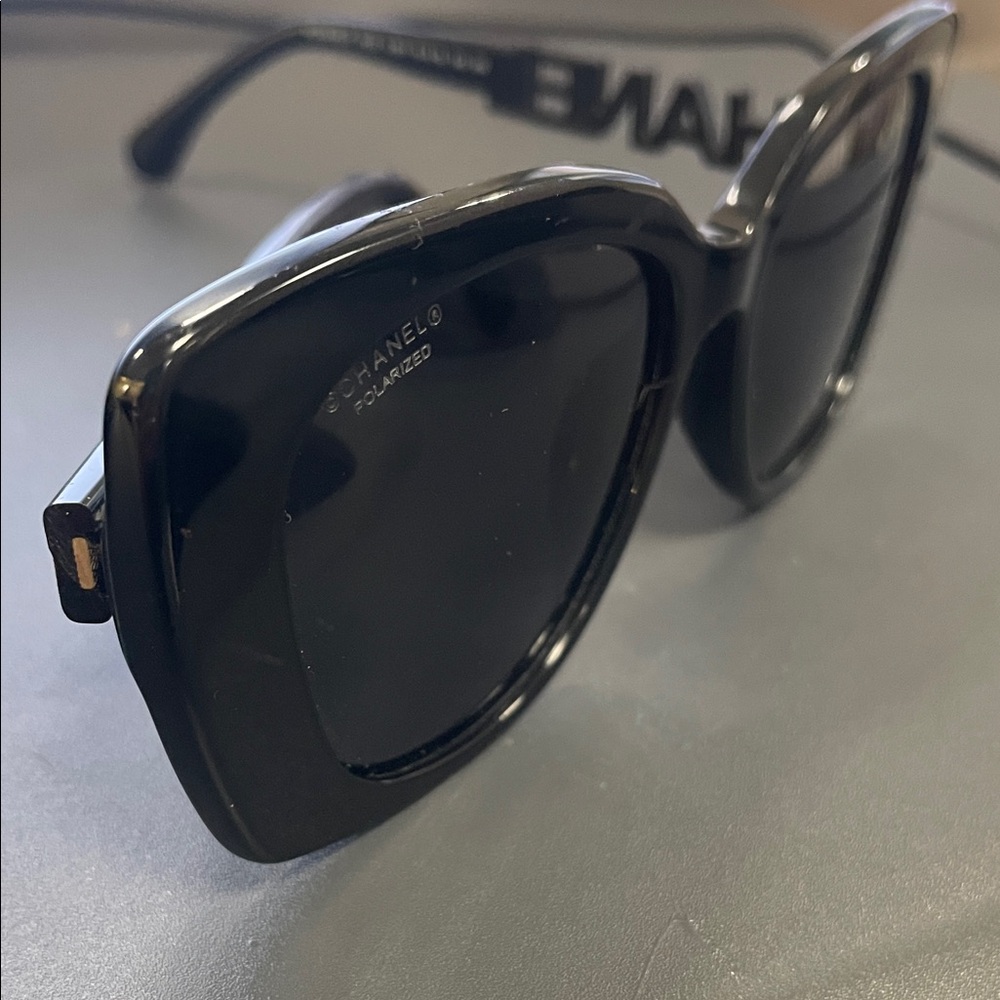 CHANEL Glossy Black Polarized Sunglasses Like New - Picture 3 of 14